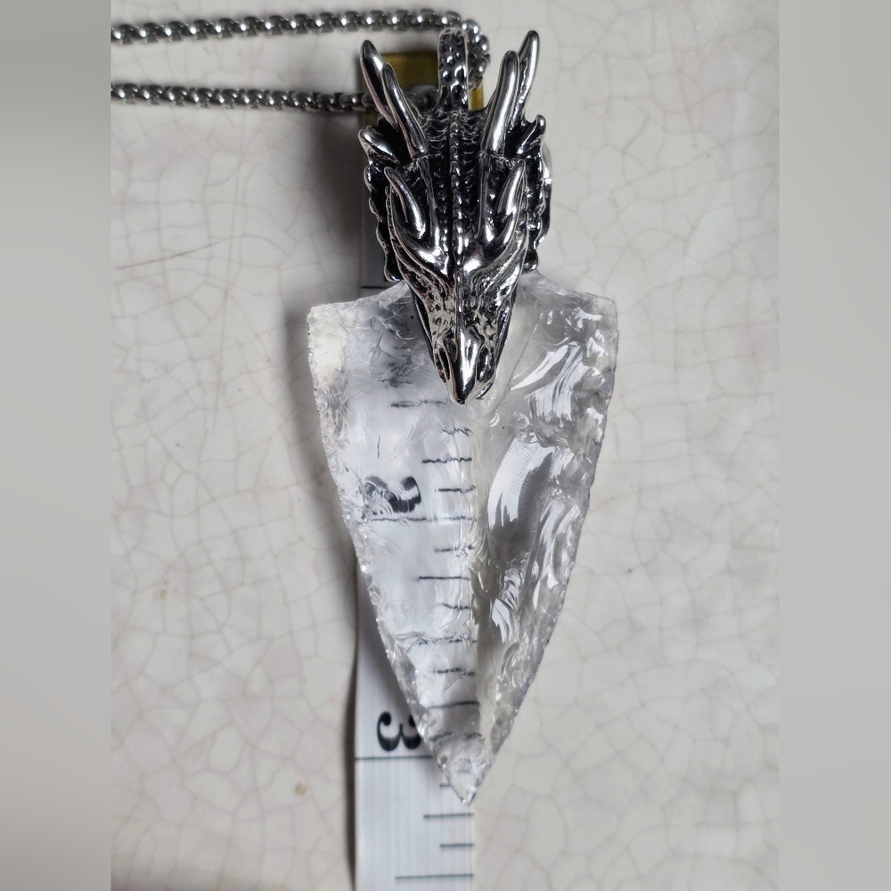 ⚔️ Clear Quartz Arrowhead Dragon Necklace – Raw Crystal Point Pendant – Silver - Picture 5 of 6